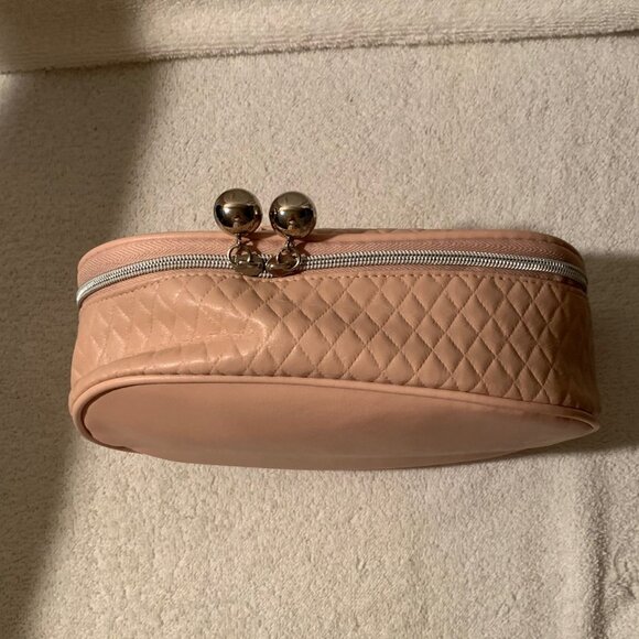 Two small pink makeup bags by Lancome - Picture 7 of 7